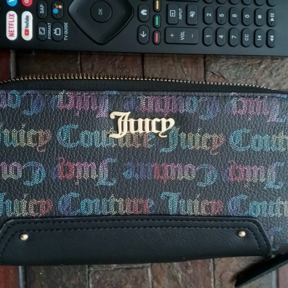 NWT Juicy Wallet - Picture 6 of 6